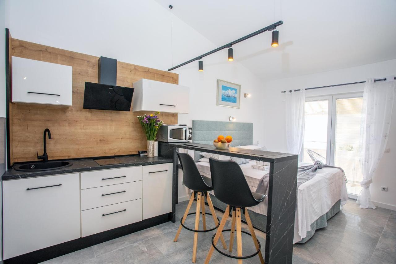 Apartments Nedo Dalmatia Омиш Экстерьер фото