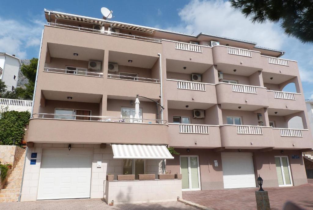 Apartments Nedo Dalmatia Омиш Экстерьер фото